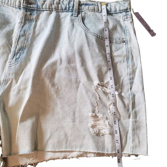 WILD FABLE Women's Plus Jean Shorts Size 30 Light Super High Rise Cut-Off NWT - Picture 7 of 12